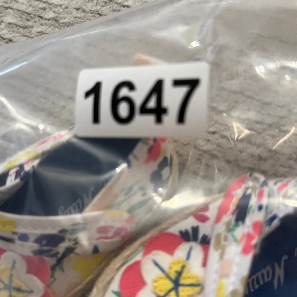 Old Navy Floral Espadrille‎ Baby Mary Jane Shoes Size 1 (0–3 Months)